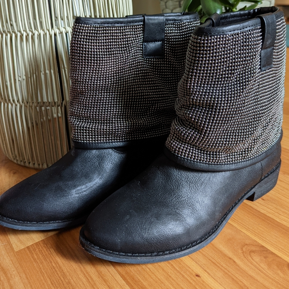 Aldo Mitexi booties with silver mesh detail